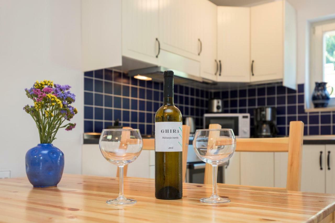 Casa Flora 3-Minutes' Walk From The Beach Novigrad Istria Exteriör bild