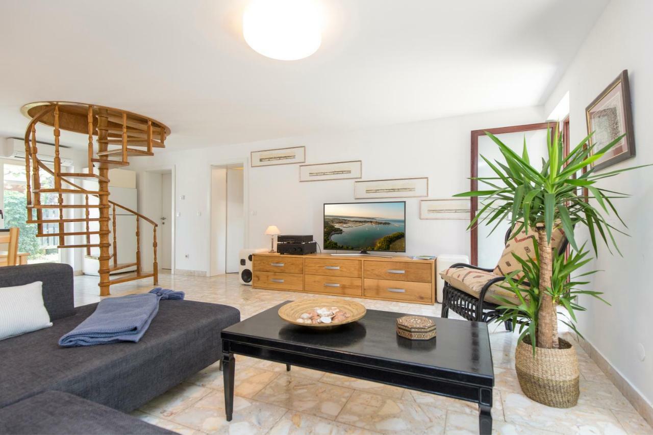 Casa Flora 3-Minutes' Walk From The Beach Novigrad Istria Exteriör bild
